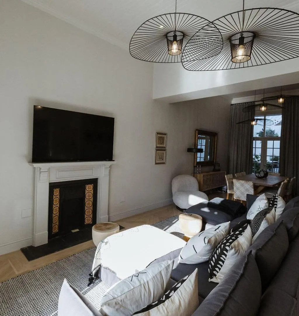 Villa Immaculately Styled And Positioned With Pool & Bar à Le Cap 0*,