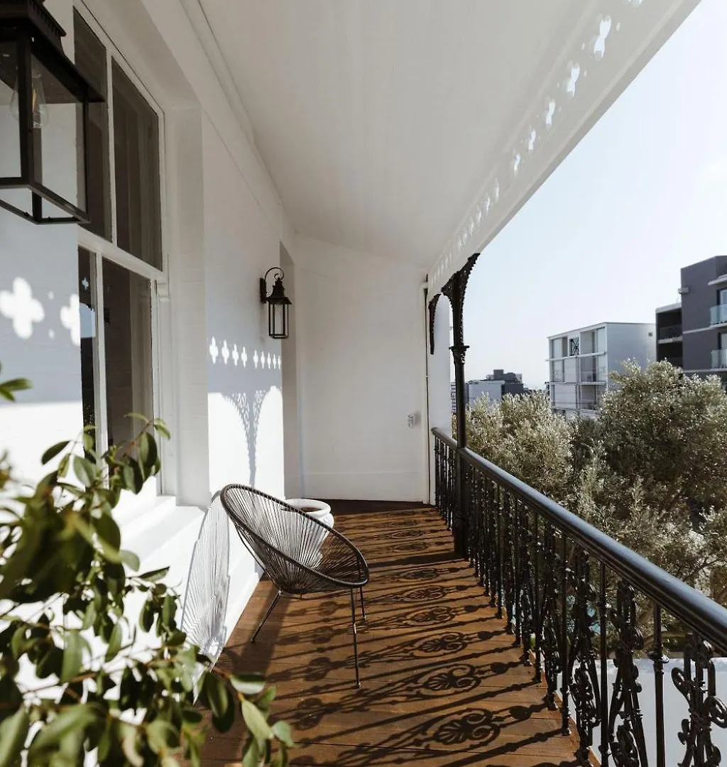 Villa Immaculately Styled And Positioned With Pool & Bar à Le Cap