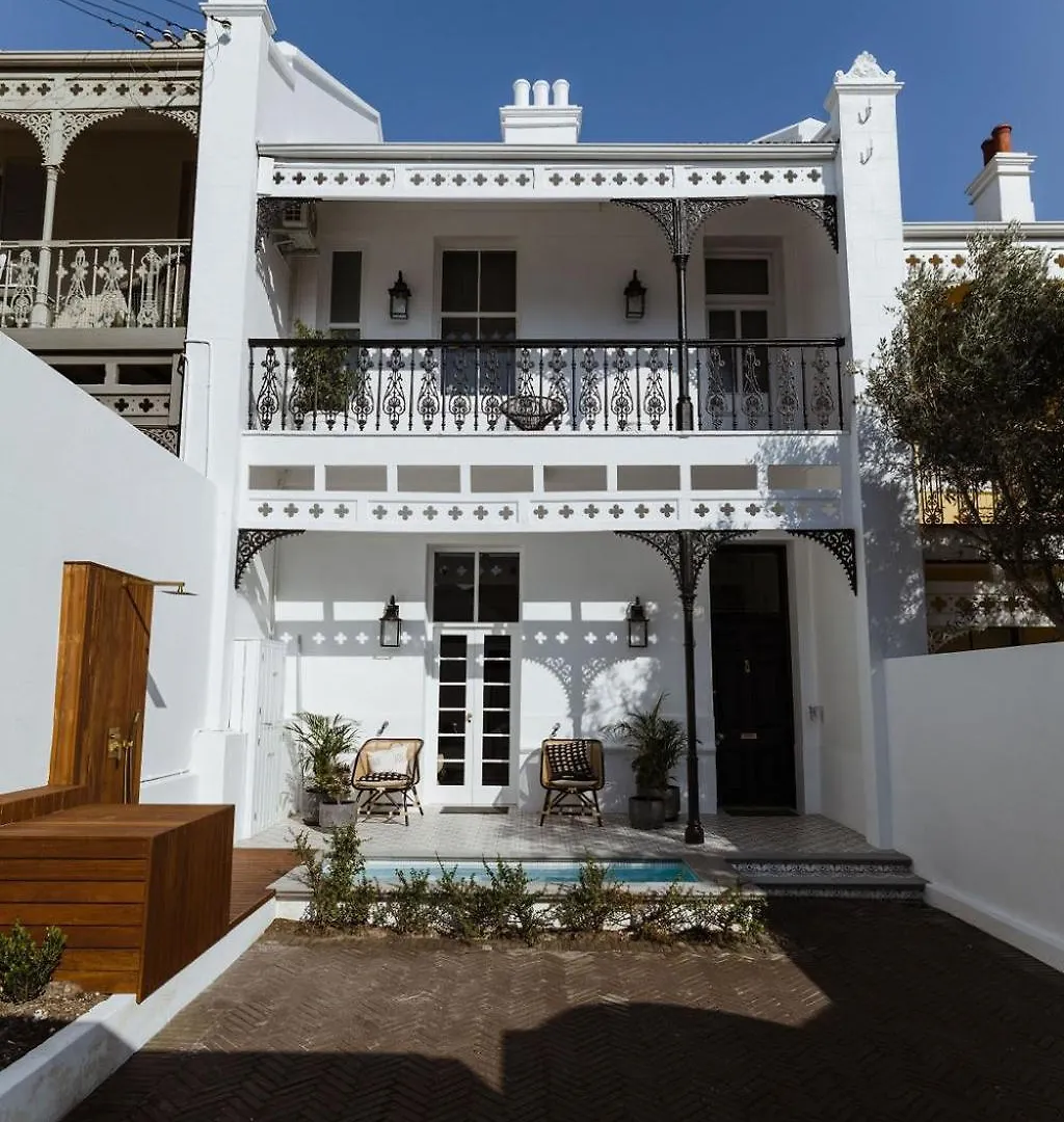 Villa Immaculately Styled And Positioned With Pool & Bar à Le Cap Afrique du Sud